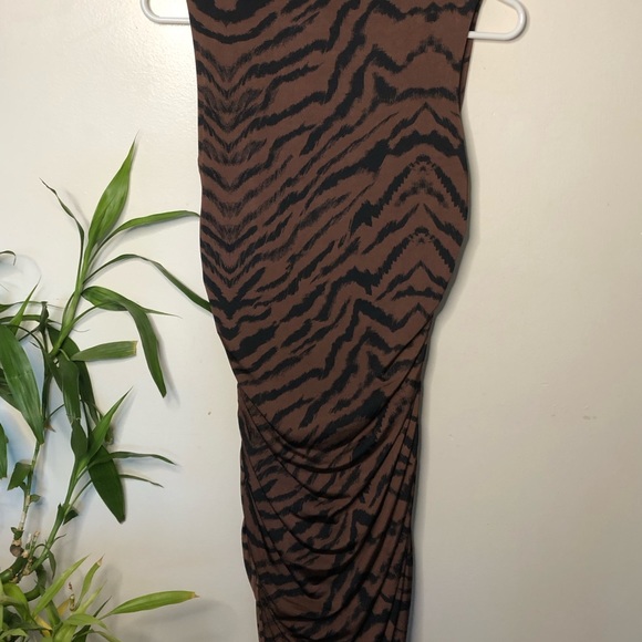 Body con Dress🤩 - Picture 4 of 4